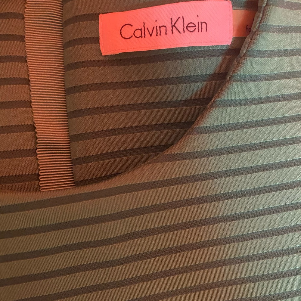 GREEN CALVIN KLEIN SLEEVELESS FITTED DRESS (WORN ONCE ONLY FOR 3 HOURS) - Picture 8 of 11